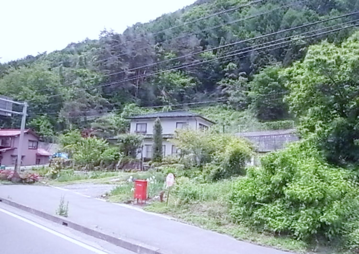 上高地行きのバスの車窓から
